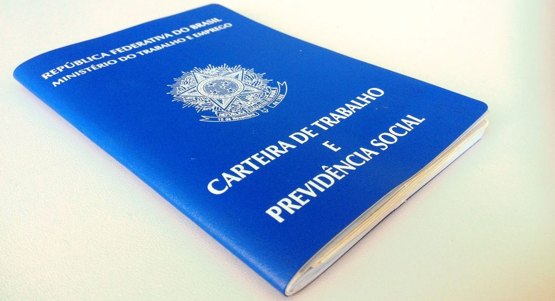 Pandemia leva empresas a reduzir salários e adiar aumentos, mostra pesquisa